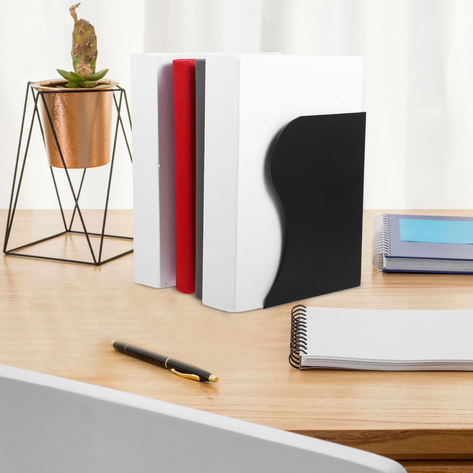 

Expandable Iron Bookends Desktop Shelf Holder Adjustable Metal Bookshelf Stylish Decorative Cookbooks Space Saving Retractable