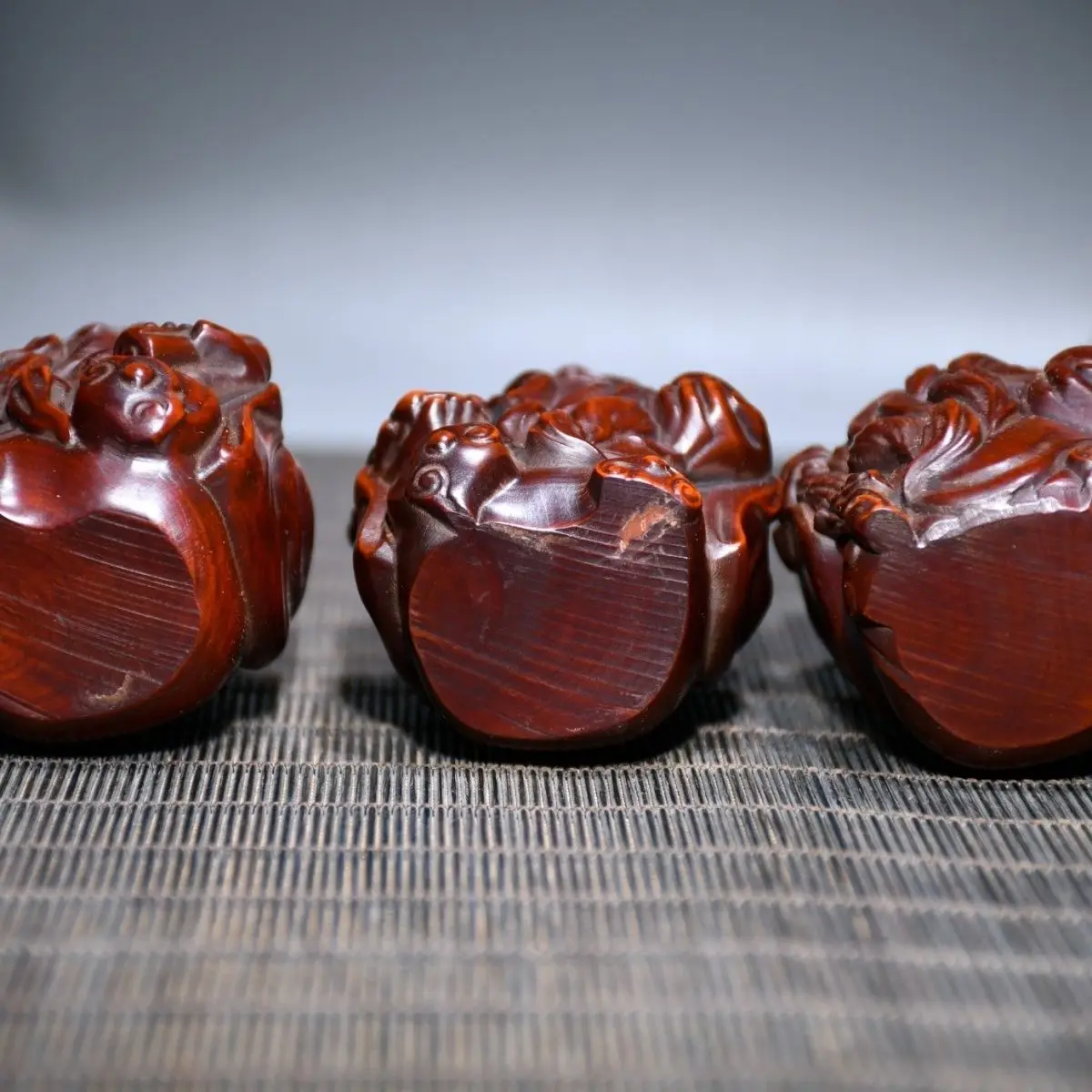 Small-leaf boxwood Seiko engraving Fulushou Samsung, length 4.5cm, width 4.5cm, height 8cm, total weight 265g