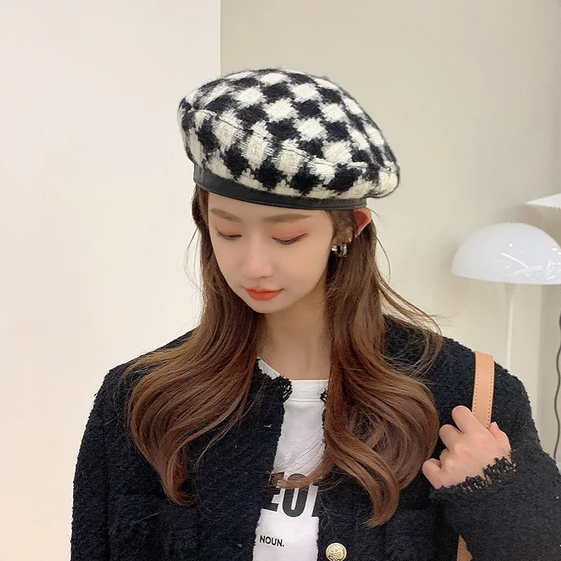 Japanese women\'s new style sweet classic  plaid beret