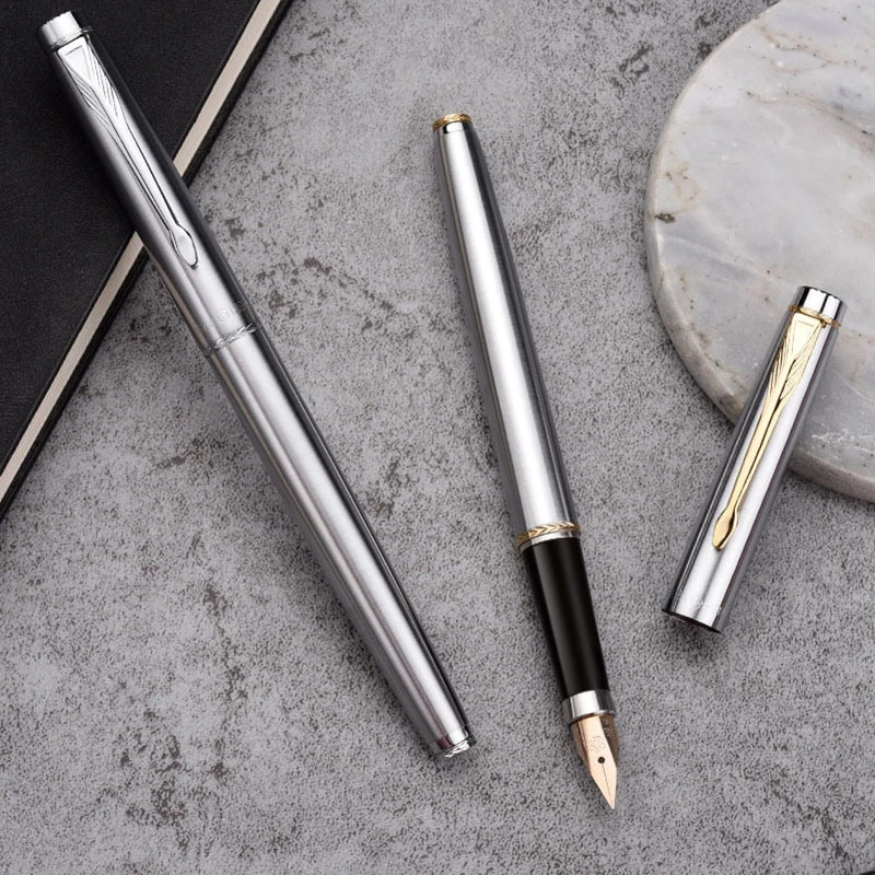 

Hero 200A Коллекция 14-каратного золота Высококачественная перьевая ручка Серебряный ствол с золотым зажимом Тонкое перо Ручка 0,5 мм с подарочной коробкой