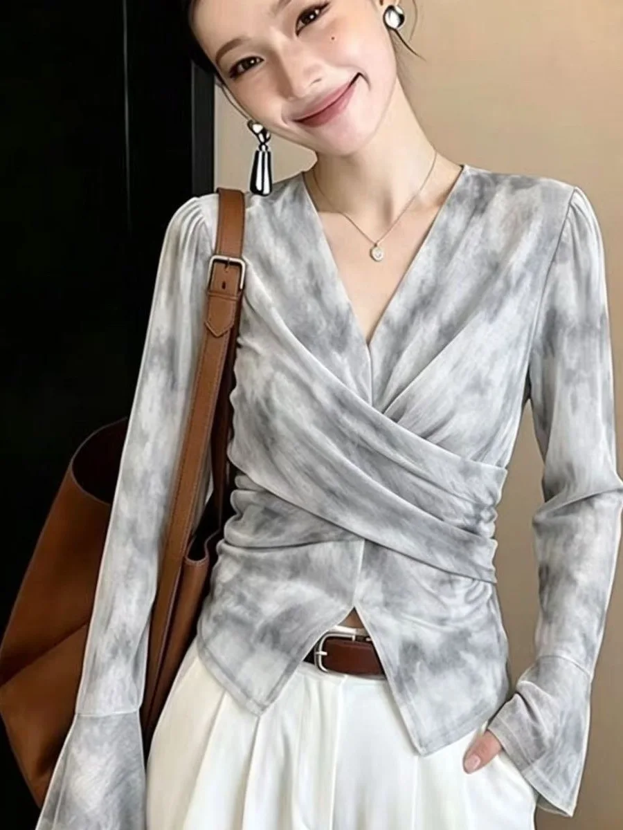 Retro Style Gradient Print Long Sleeve T-Shirt Women's Slim Fit Mesh Overlay Split V-Neck Top Korean  Anti-Aging Fashion