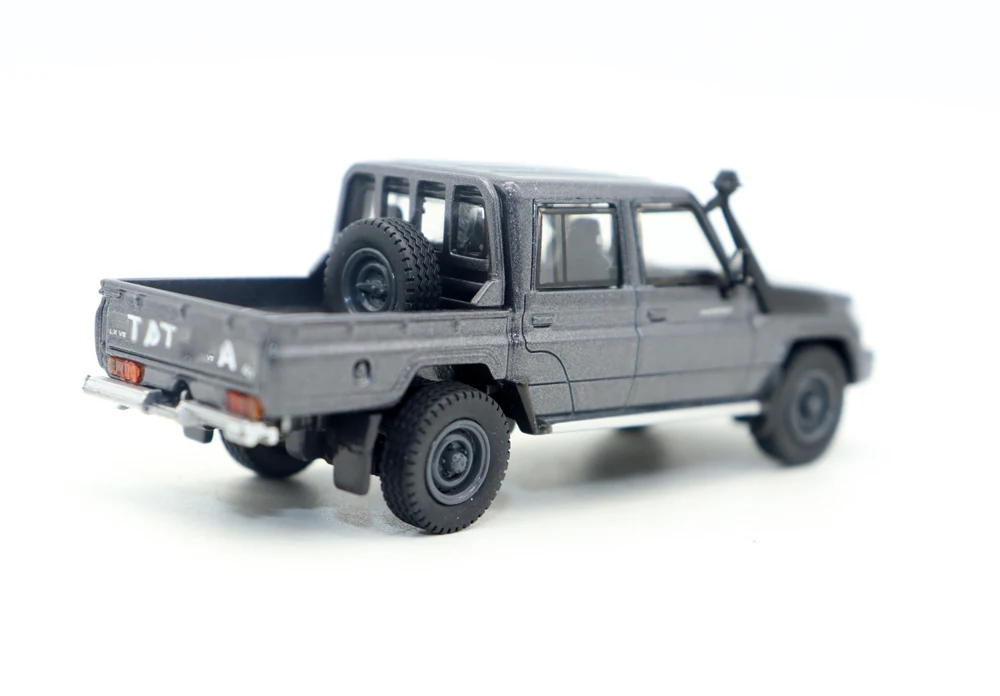 New Para64 1:64 Land Cruiser 70 Series Pickup Diecast Simulation Alloy Toy Car Model for Collection Gift