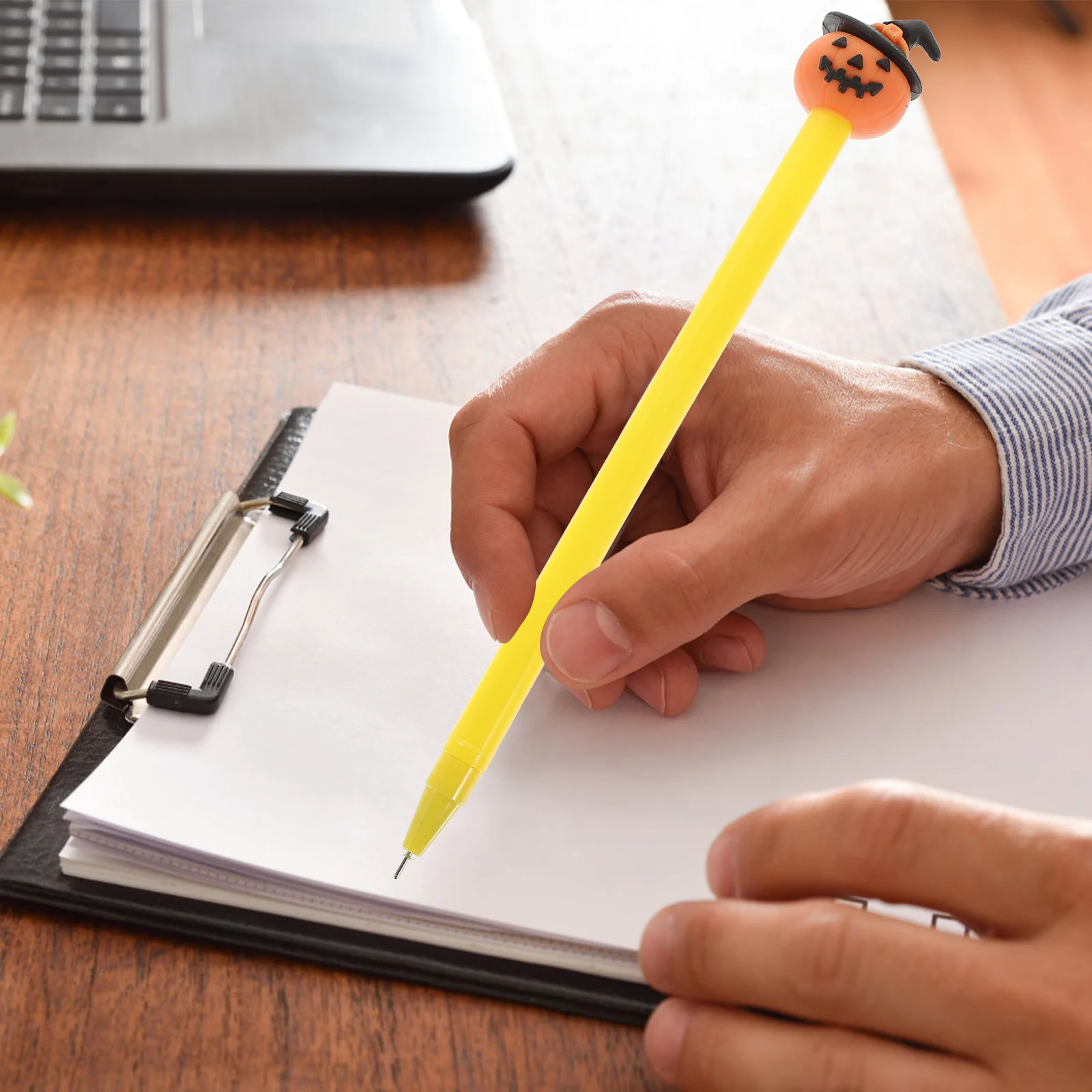 

15 шт., гелевые ручки на Хэллоуин, гладкие ручки с рисунком тыквы, студенческие канцелярские принадлежности, сувениры для вечеринок, офисные подарки, сувениры для вечеринки на Хэллоуин