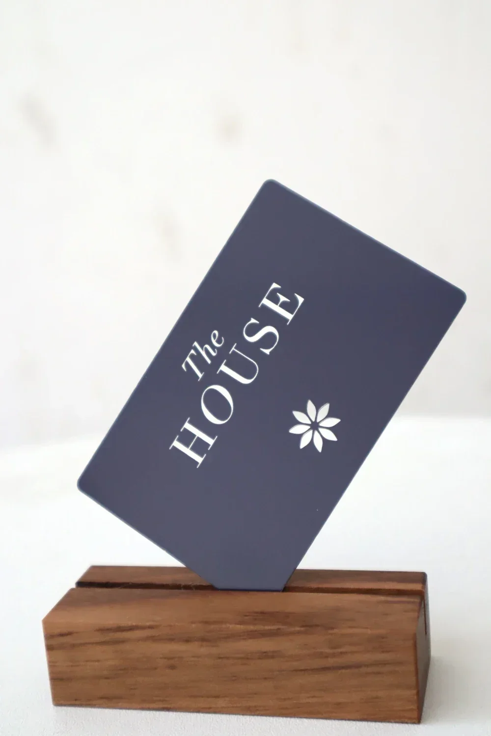 Scheda di slot per chip EMV di credito in metallo con finitura opaca spazzolata vuota personalizzata da 0,8 mm con striscia magnetica