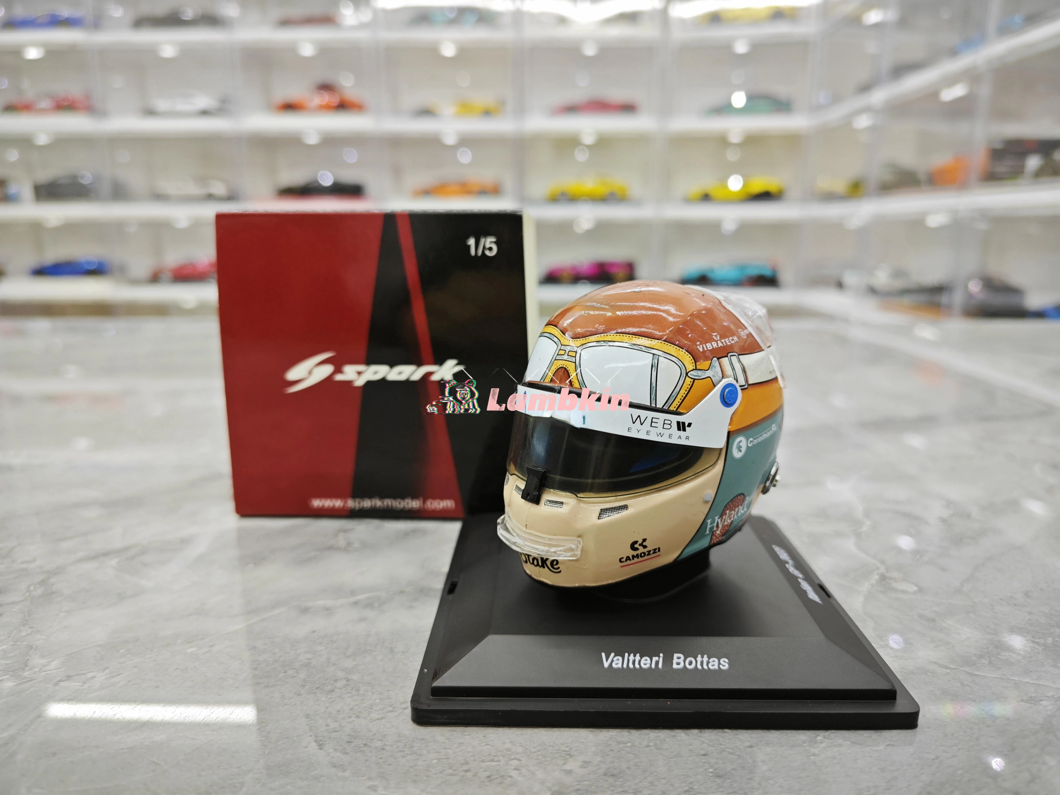 Spark Helmet Model 1:5 For2023 Italy Alfa Romeo Stake Team Valtteri Bottas