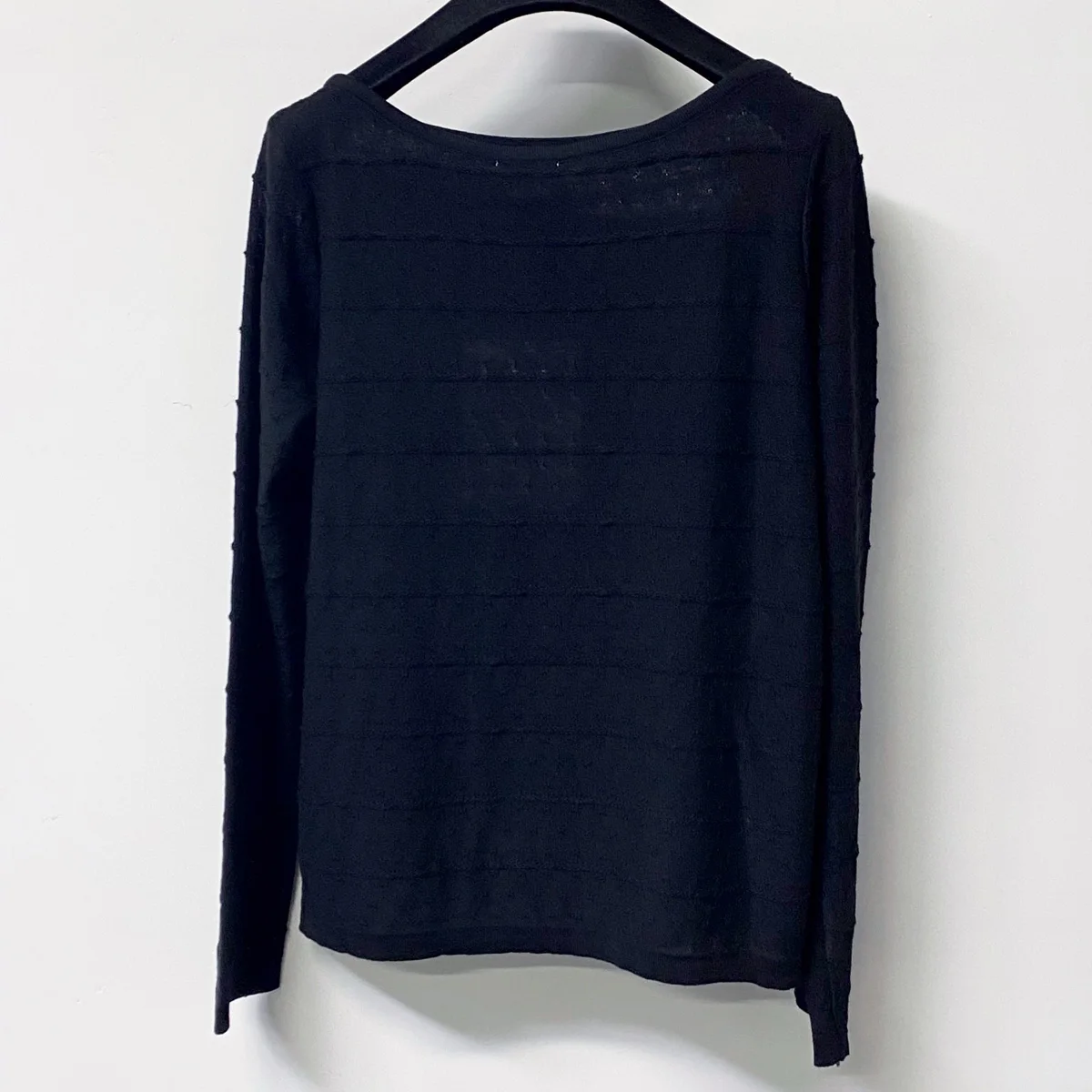 High Quality Women Round Neck Textured Knit Top Long Sleeve Thin Breathable Fitted Solid Layering Sweater lyt2672317