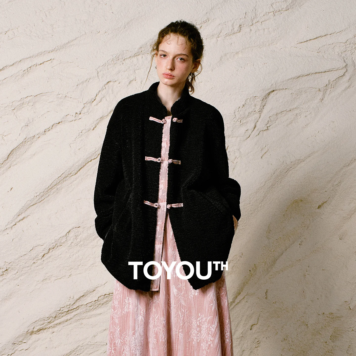 TOYOUTH Women Padded Coat 2026 Winter New New Chinese Mandarin Collar Frog Buttons Jacquard Cuffs Black Loose Outerwear