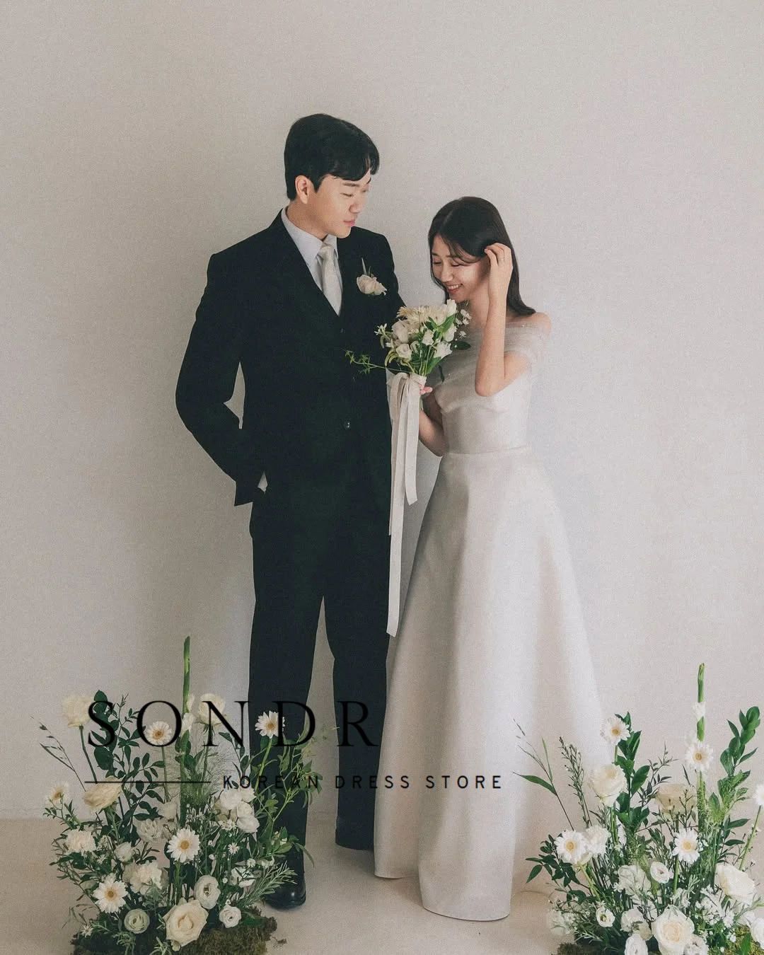 Sondr Customized Simple New Korean Wedding Dresses Boat Neck A Line Bridal Party Gown Photo Shoot Prom Dresses for Bride