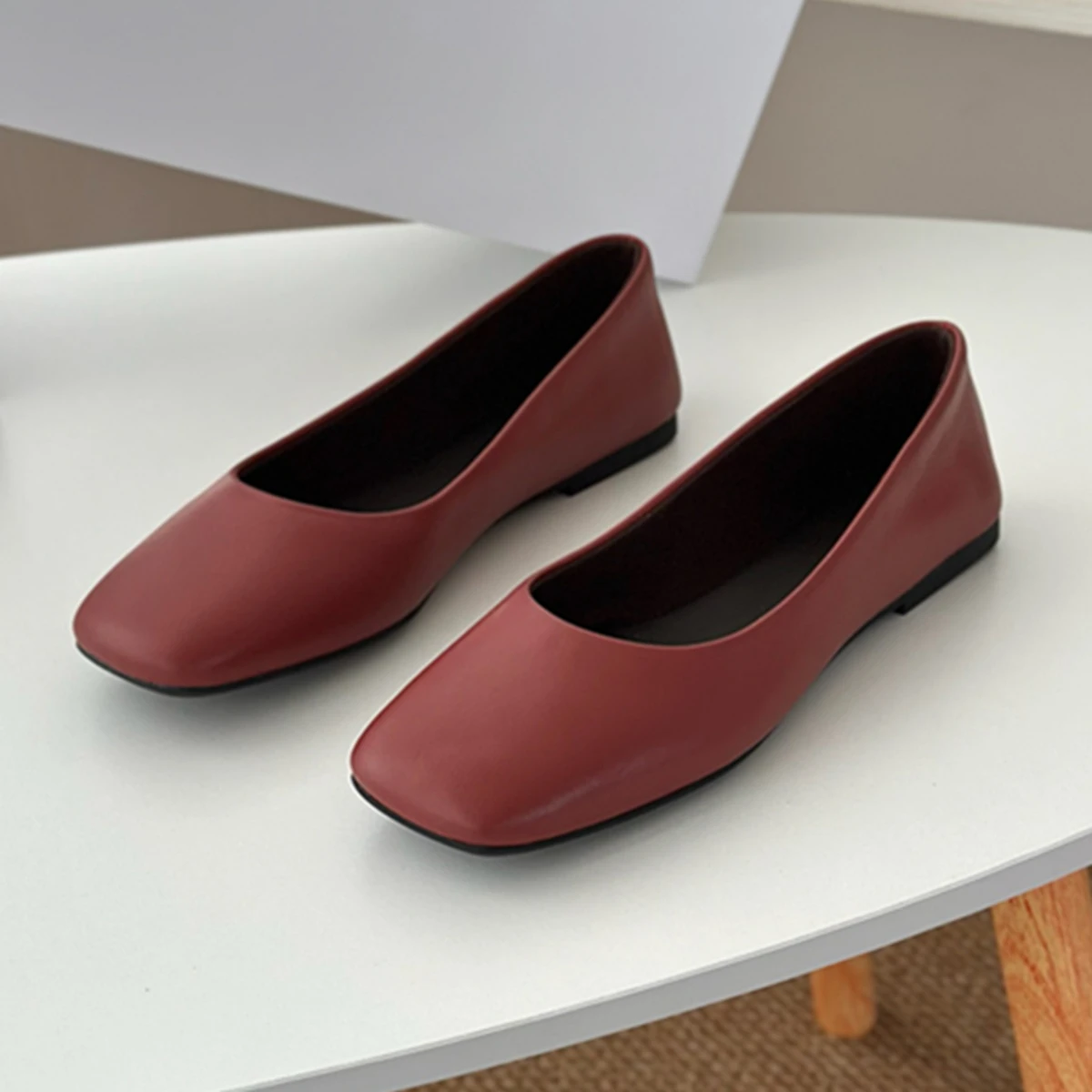 

Maxdutti French Fashion Ladies Retro Square Toe Sheepskin Flat Ballet Shoes Loafers Minimalist Commuting Casual Flat Shoes For W