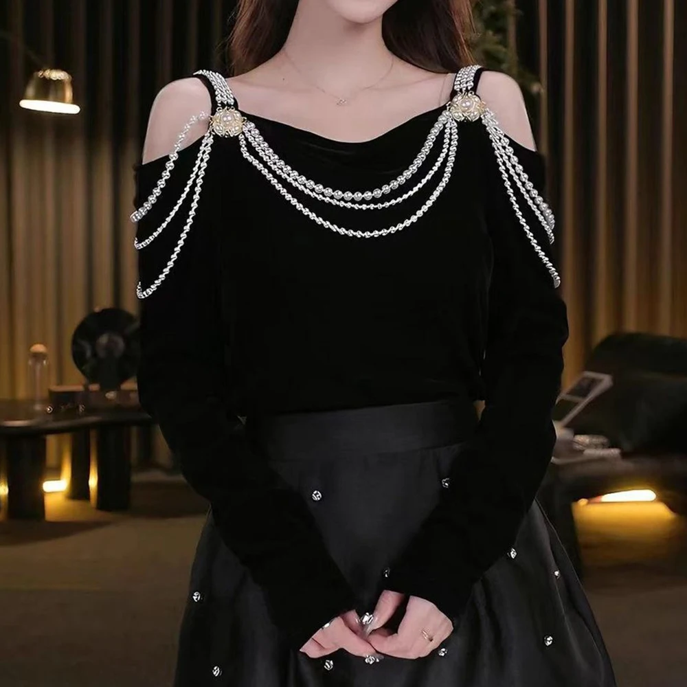 الفرنسية الصغيرة عبق نمط الأزياء حبة تصميم خارج الكتف طويلة الأكمام تي شيرت 2025 الخريف جديد رقيقة أعلى الإضافية