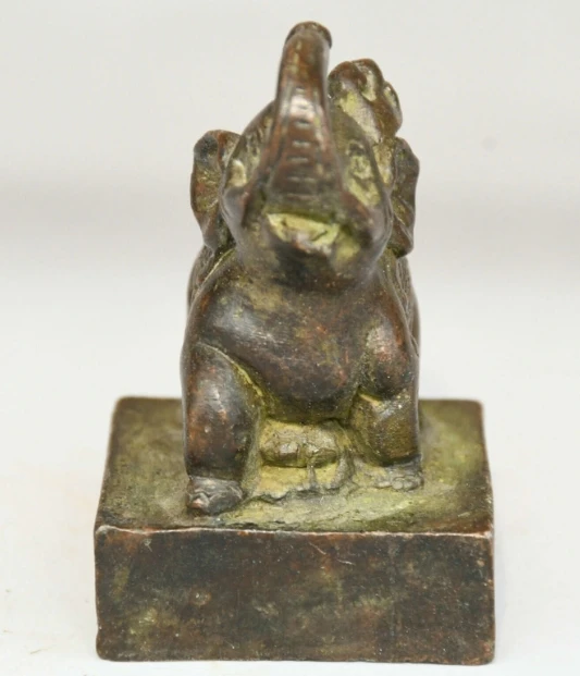 7cm Old Dynasty Chinese Bronze Elephant Ruyi Animal Seal Stamp Signet Statue