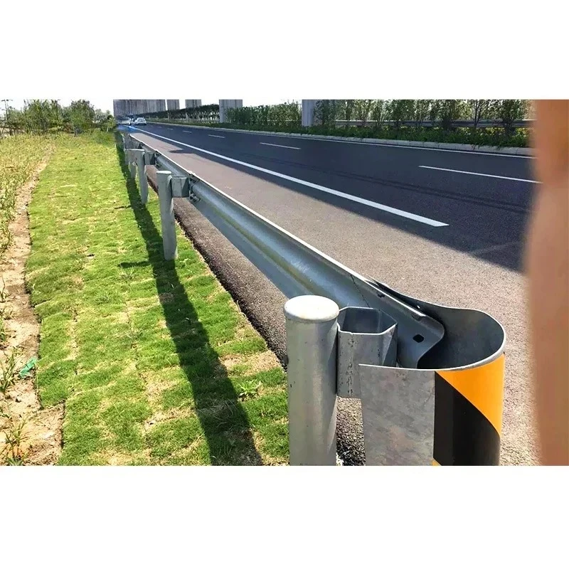 Barreira de tráfego de segurança na estrada personalizada do guardrail rodoviário