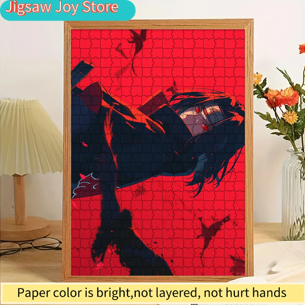 

Аниме-пазл «Наруто: Итачи Учиха, Акацуки, плащ, глаза Шаринган, сцена с красной вороной», из высококачественной плотной бумаги, высокое качество изображения