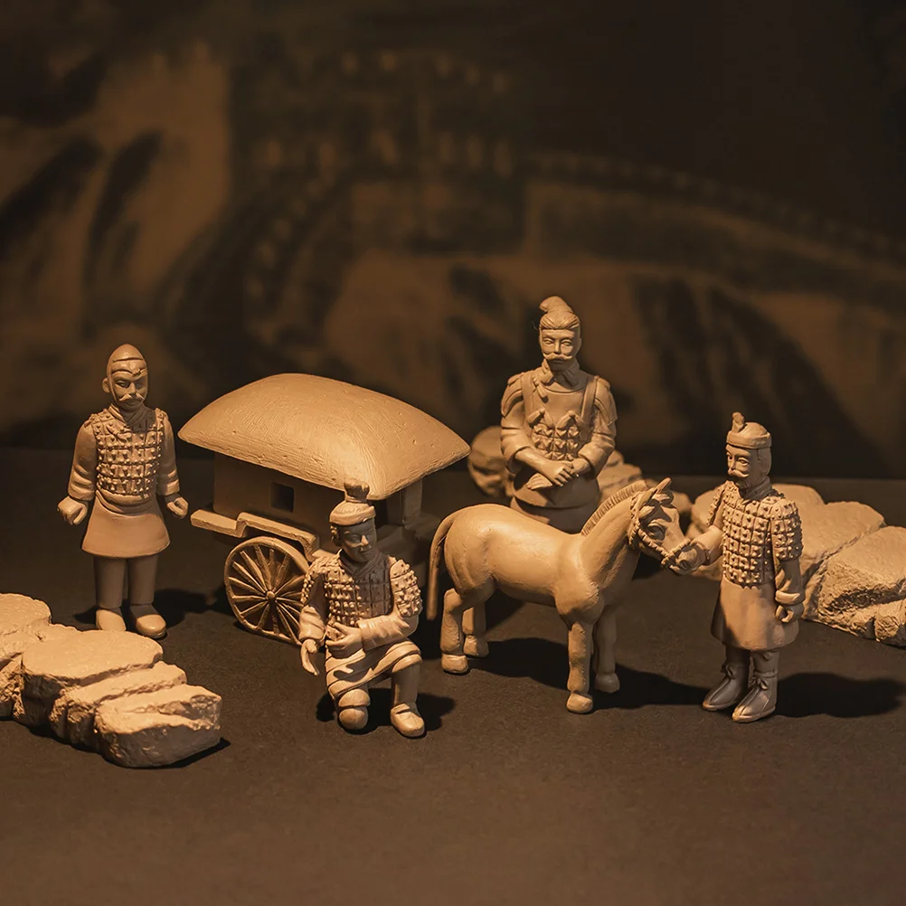 Decorar guerreiros e cavalos de terracota pequenos ornamentos em forma de soldado para escavar estátuas retrô viagem de mesa