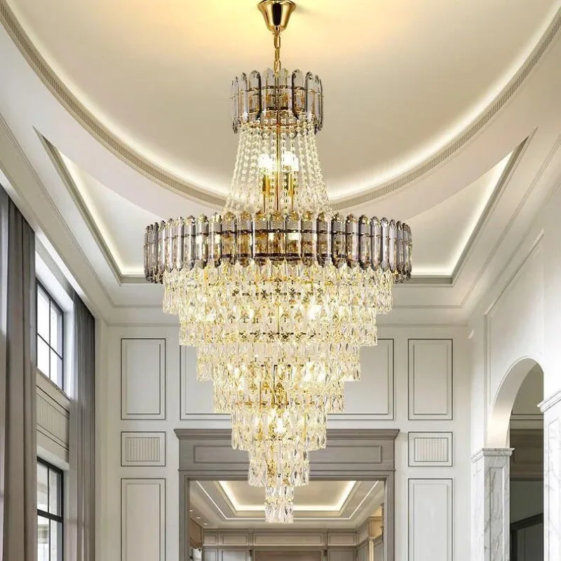 Duplex-Gebäude hohl leer Wohnzimmer großer Kronleuchter moderner einfacher Luxus