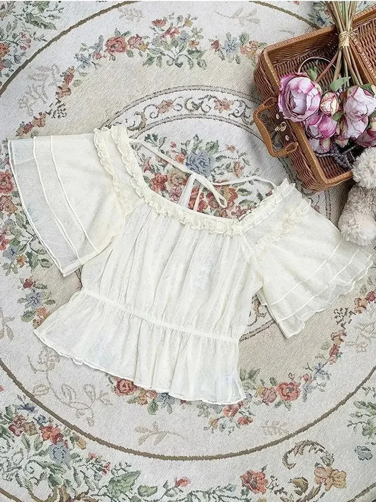 قمصان حلوة ملابس نسائية 2025 Camisas De Mujer بلوزة بأكمام منتفخة ورقبة مائلة قطع علوية قصيرة مكشكشة بلوزات صيفية بيضاء لطيفة #6