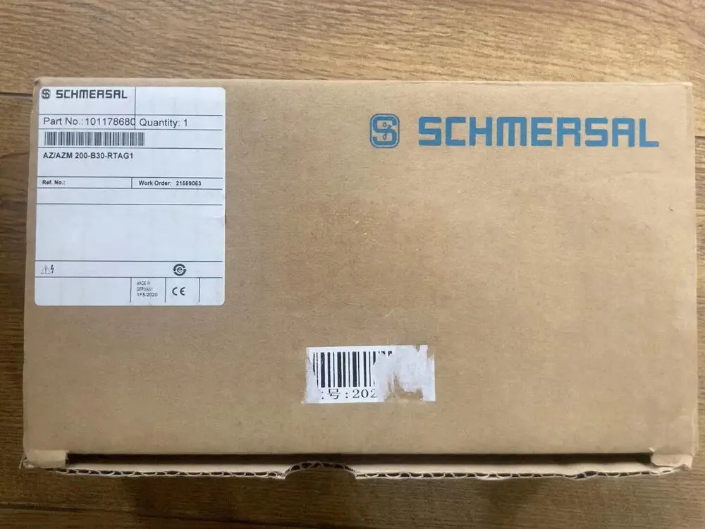 

1PCS BRAND NEW IN BOX SCHMERSAL AZ/AZM 200-B30-RTAG1 / AZAZM200B30RTAG1
