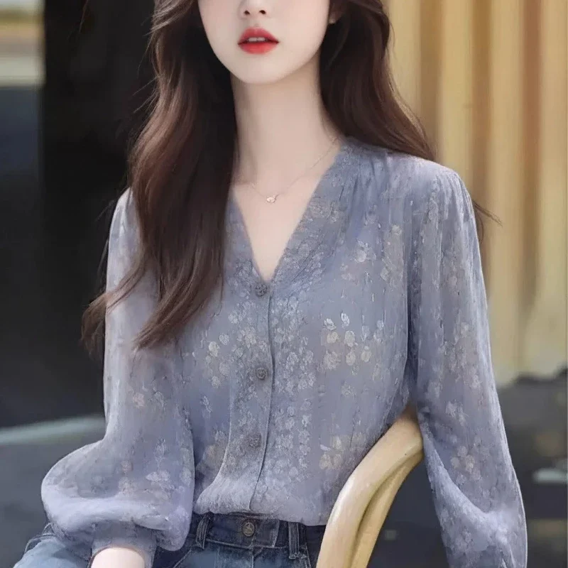 

Весенне-осенние новые модные блузки с v-образным вырезом и длинными рукавами с принтом, женская одежда, корейские простые тонкие молодежные рубашки на пуговицах