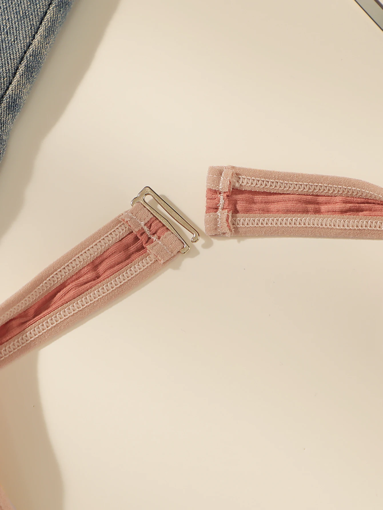 ผู้หญิงคอแขวนเซ็กซี่ชุดชั้นในไม่มีแหวนเหล็กรวบรวมและยก backless Breathable กระชับ Bra C2838