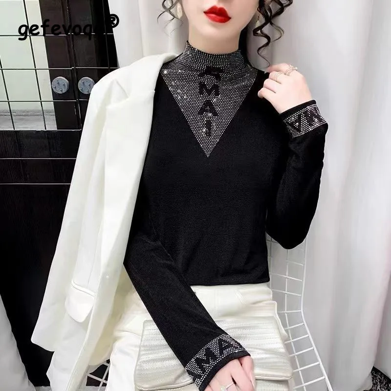 

2023 Autumn New Women's Fashion Letter Long Sleeve Basecoat with Diamond Half High Neck T-shirt Slim Fit Versatile Top