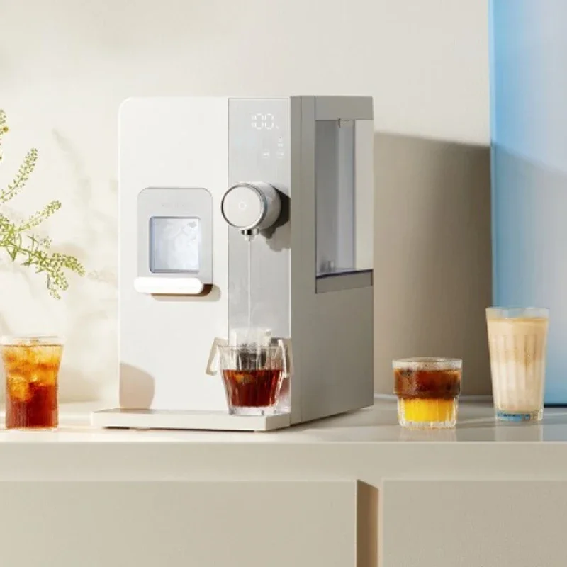 Ice maker, ice cubes, ice cubes, water dispenser, household