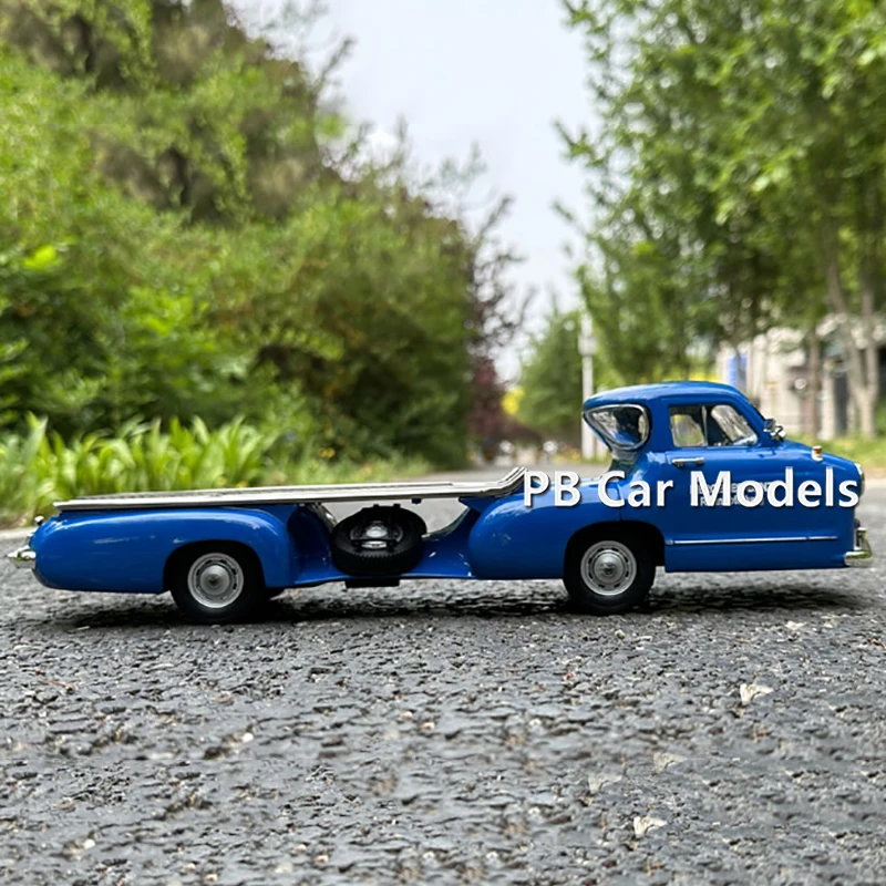 IVY Blue Miracle 1:18 Trailer Transport Vehicle Renntransporter Alloy Car Model