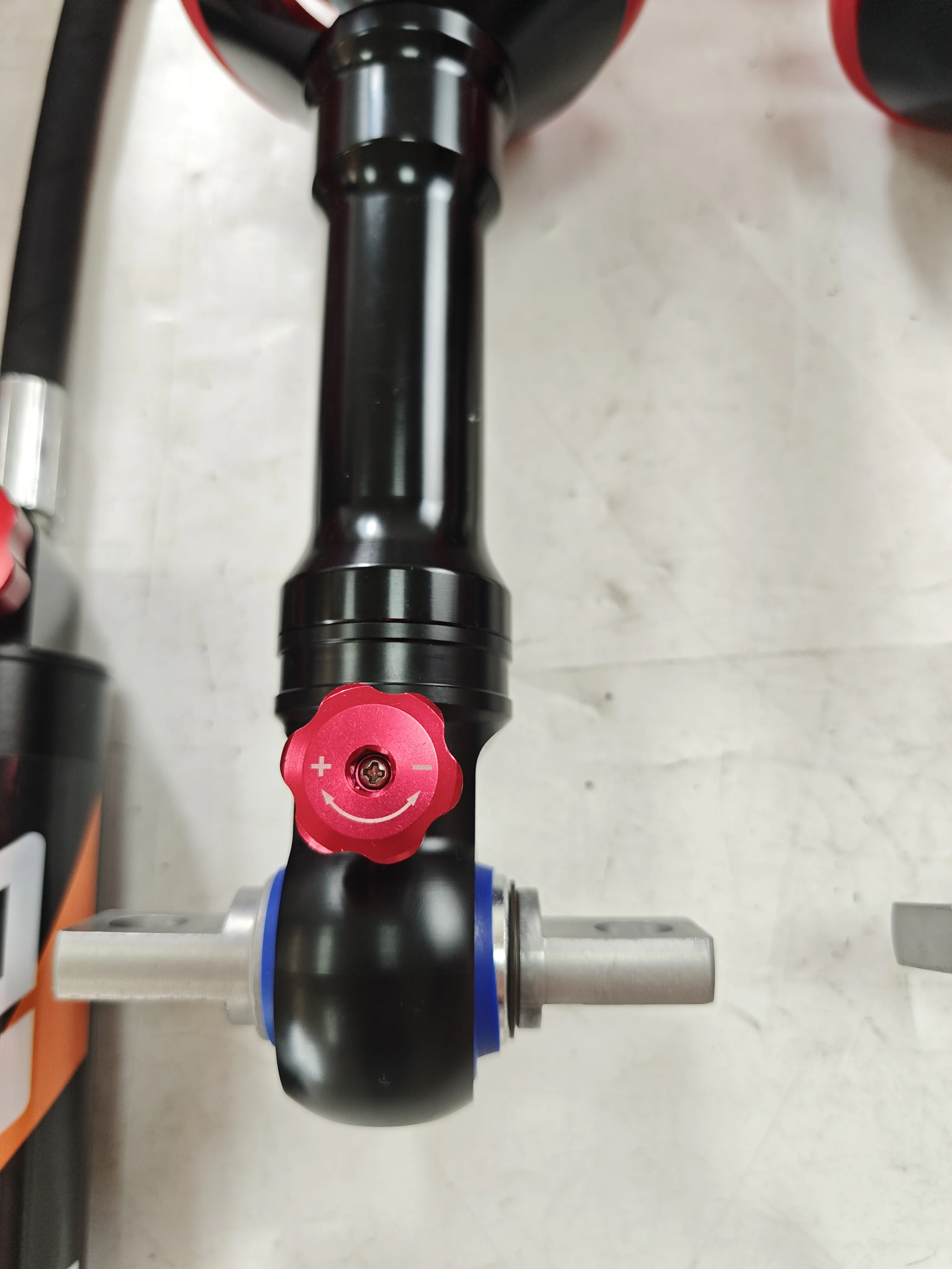 ممتص الصدمات الخلفي الأمامي للطرق الوعرة عالي الجودة لسيارة فورد برونكو #4