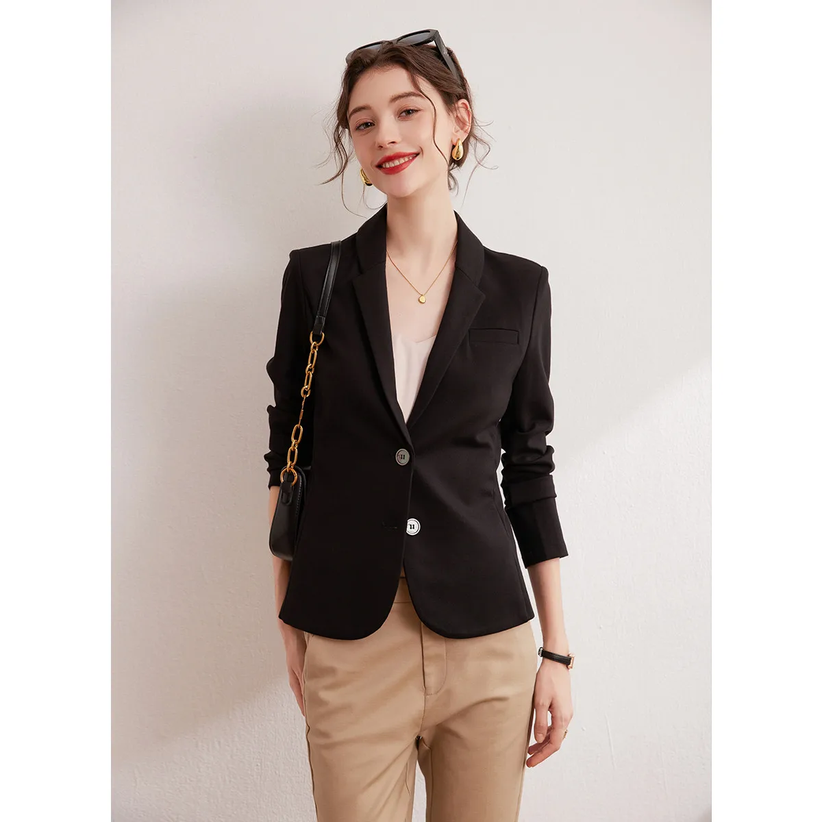 LOUIS YAO 2024 Jesienna moda Garnitur slim fit z klapami Retro Dzianina Micro Elastyczna naramiennik Damska kurtka z długim rękawem