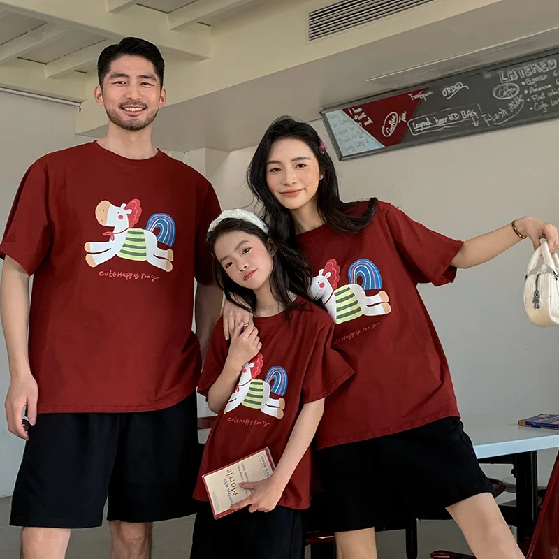 

2026 Year of The Horse Red Family Matching T-Shirts Cotton Parent-Child Outfits for 3-4 People Casual Tees Dad Mom Kids Tops