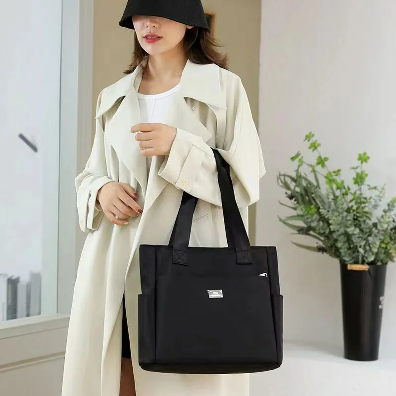 

2023 New Women Fashion Tote Bag Oxford Cloth Light Canvas Messenger Bag Versatile Large Capacity