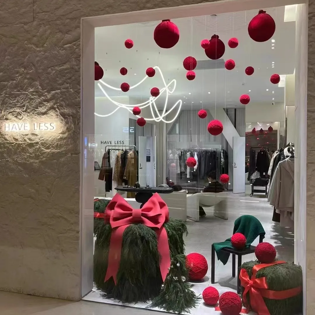 

Christmas decorations wool ball Christmas tree pendant Santa gift scene arrangement pendant handmade winding ball