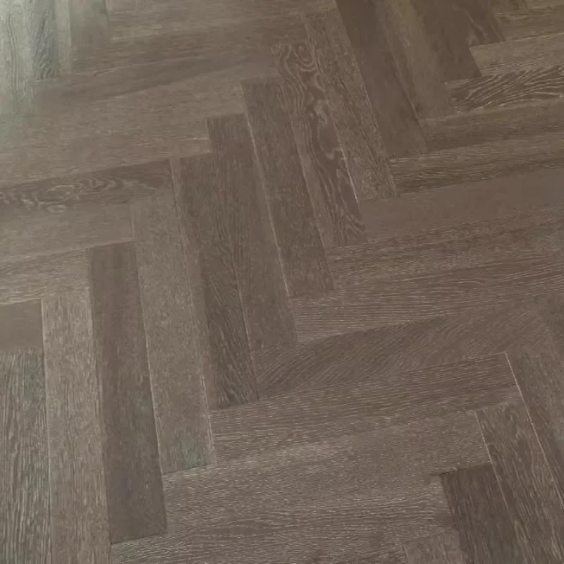 Economical Price Dent-resistant UV Lacquer Brushed American Red Oak Parquet Herringbone Engineered Floors Chevron Wood