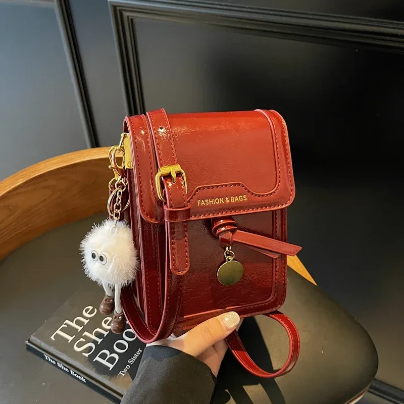 

Mobile Phone Bag Women's Crossbody 2025 Spring Fashionable Niche Design Single Shoulder Small Square Bag 샤오팡바오 Petit Sac Carré