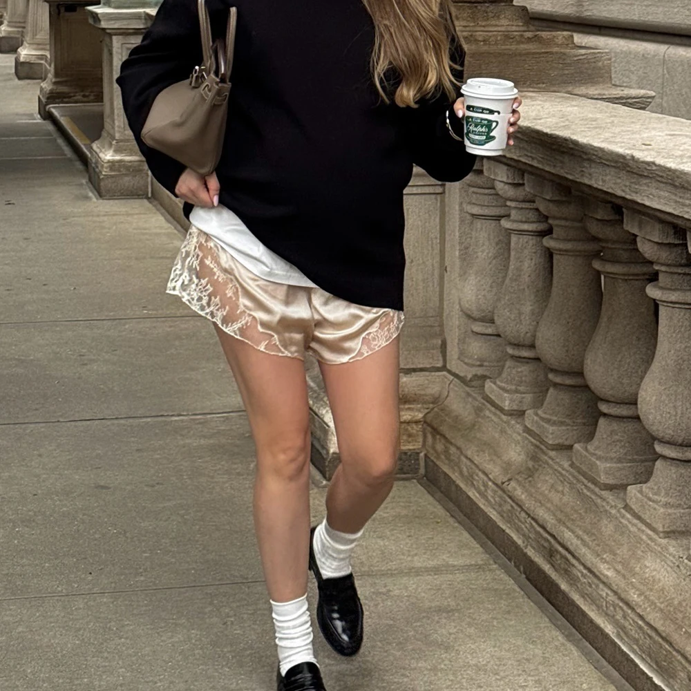 Pantaloncini a metà slip da donna y2k Coquette in raso con finiture in pizzo a vita bassa Pantaloncini setosi a gamba larga trasparenti Pantaloni da loungewear Streetwear