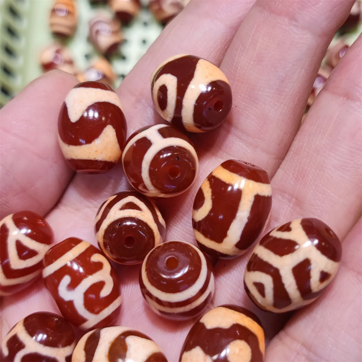 50pcs/lot Natural multi-pattern old agate dzi Weathering lines red Bracelet Necklace accessories Ethnic style jewelry handiwork