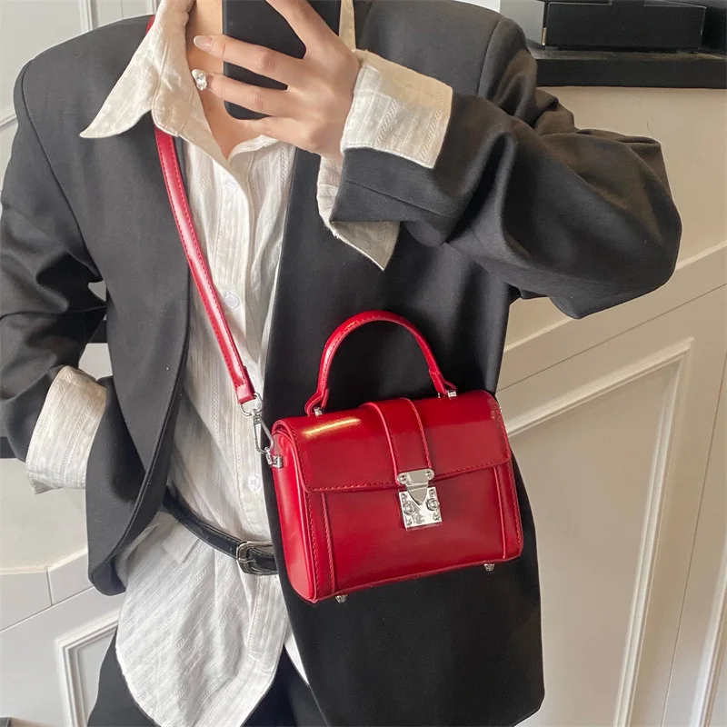 

‌2025 Retro Chic Underarm Bag Women - Luxury Minimalist Multiway Shoulder Crossbody | Designer Versatile