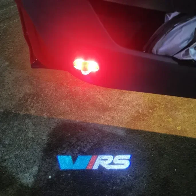 2 قطعة باب السيارة ترحيب أضواء مجاملة شبح العارض الظل مصابيح لسكودا VRS شعار اوكتافيا A5 MKII 2006 2008-2013 اكسسوارات