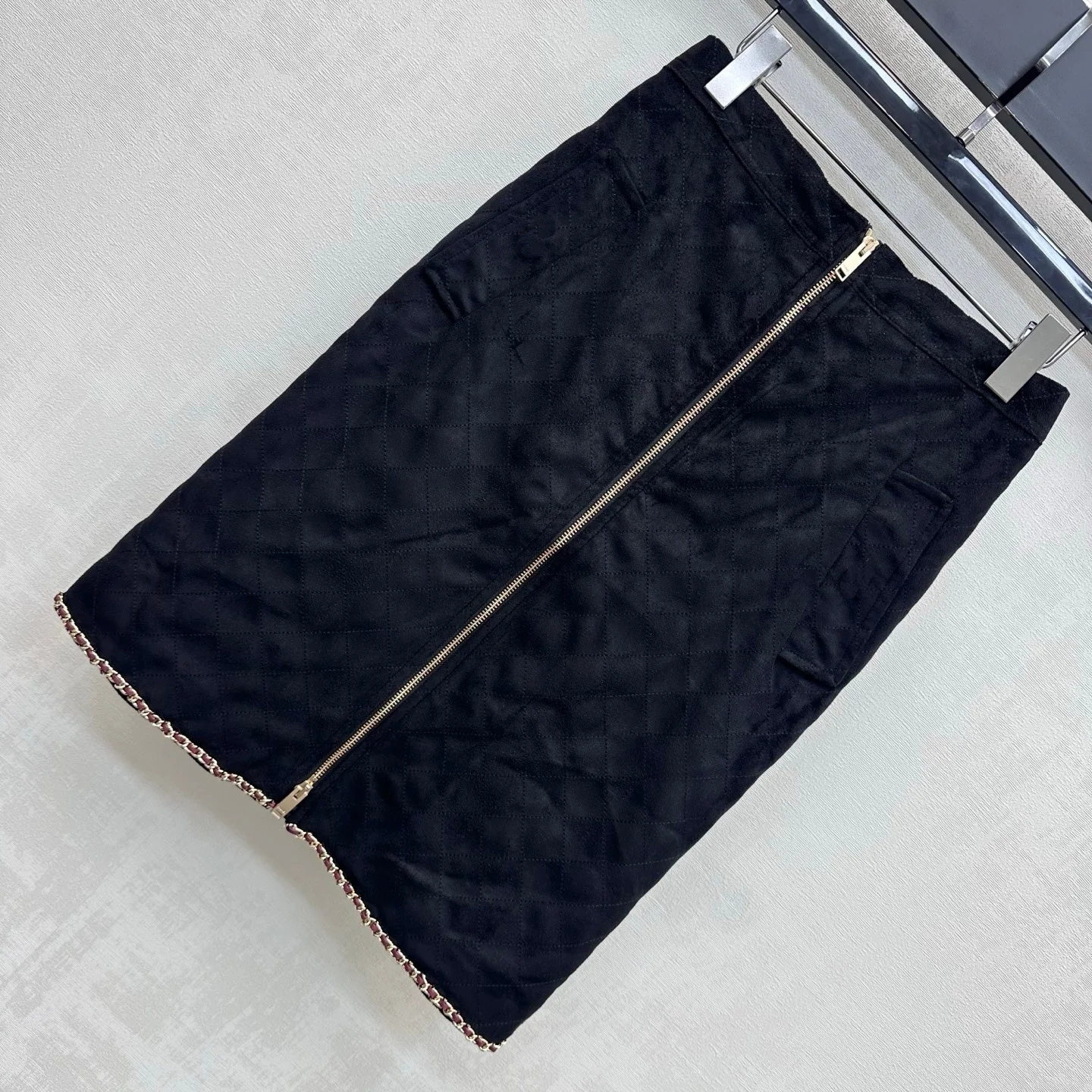 2026 new product launched - Leather-fiber velvet checkered zipper half skirt