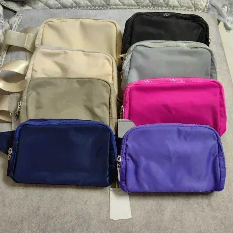 Marsupio da donna in vita Borsa da cintura a tracolla sul petto Pacchetti di moda Borsa da viaggio per telefono da donna con tracolla per feste Parole in metallo