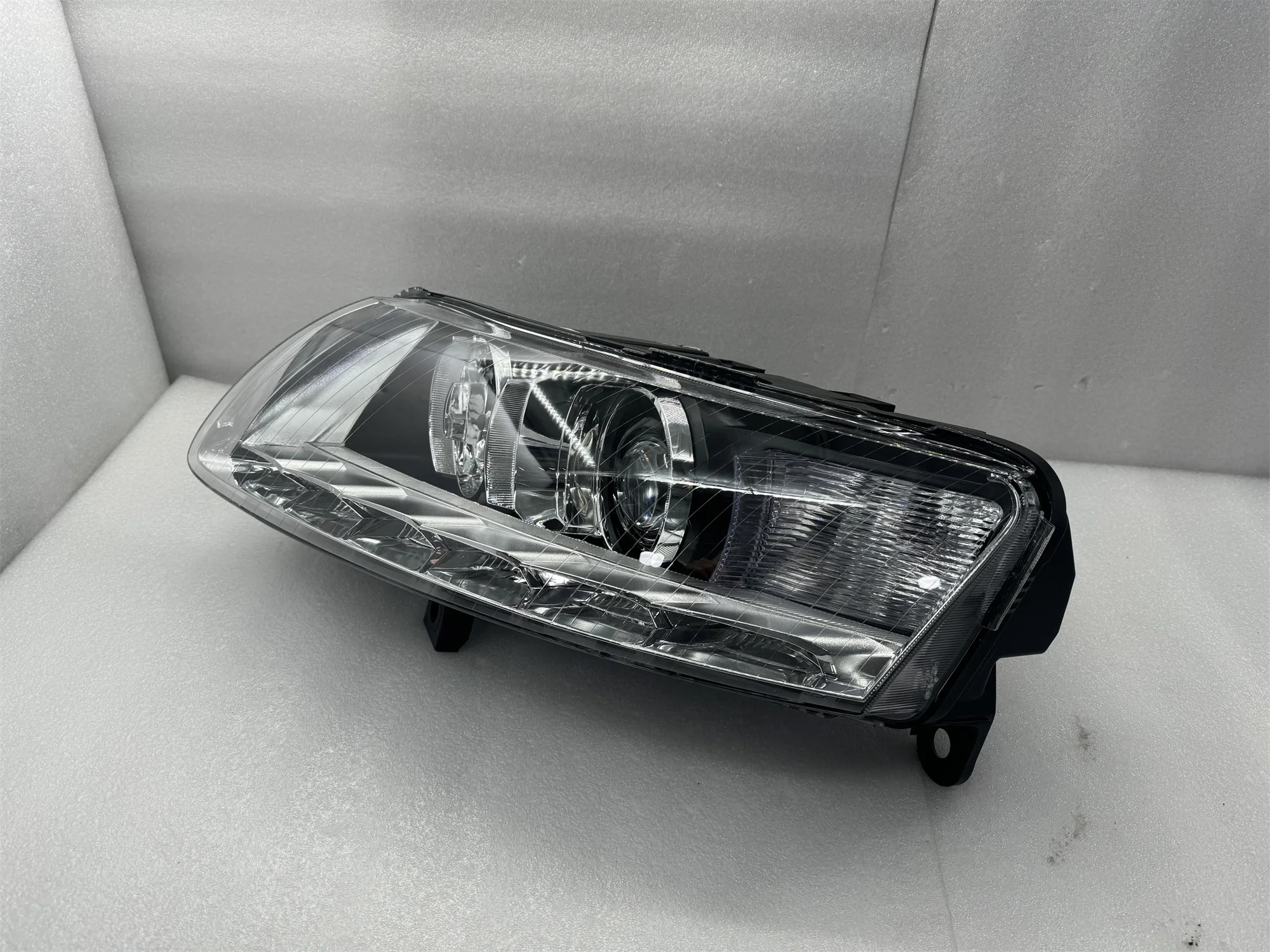 High quality headlights suitable for Audi A6 hernia headlights with adaptive 2009-2011 automotive lighting C6 hernia headlights