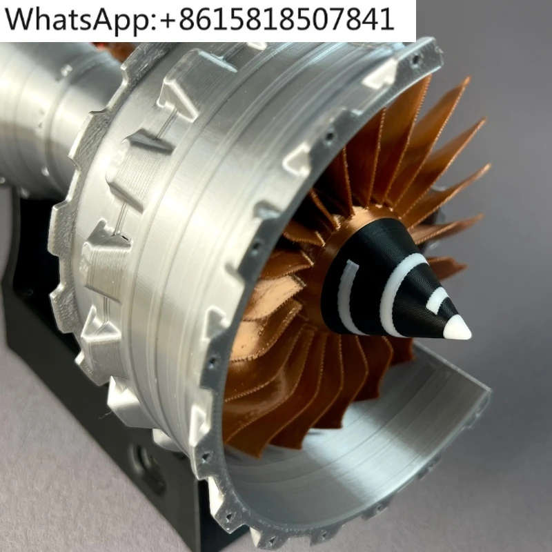 يمكن تشغيل نموذج محرك الطائرة Turbofan وتجميعها من قبل الأطفال، بلاستيك جديد للخيال العلمي الصغير المُجمَّع يدويًا
