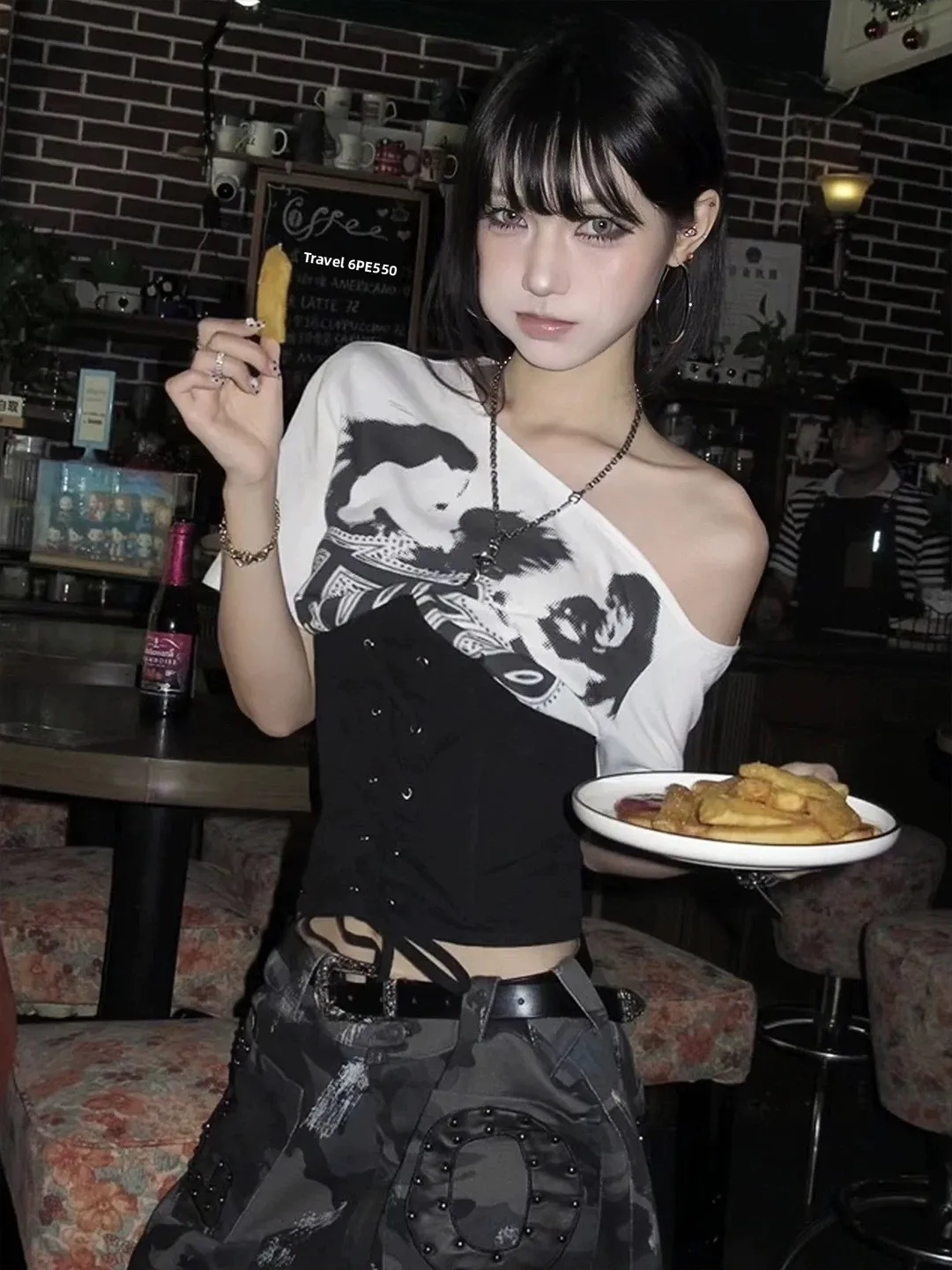 

American Sle Street ort Sve Women's T-irt Summer Waist Cinched Hot Girl oulder Bared Slim Fit Faionable Top