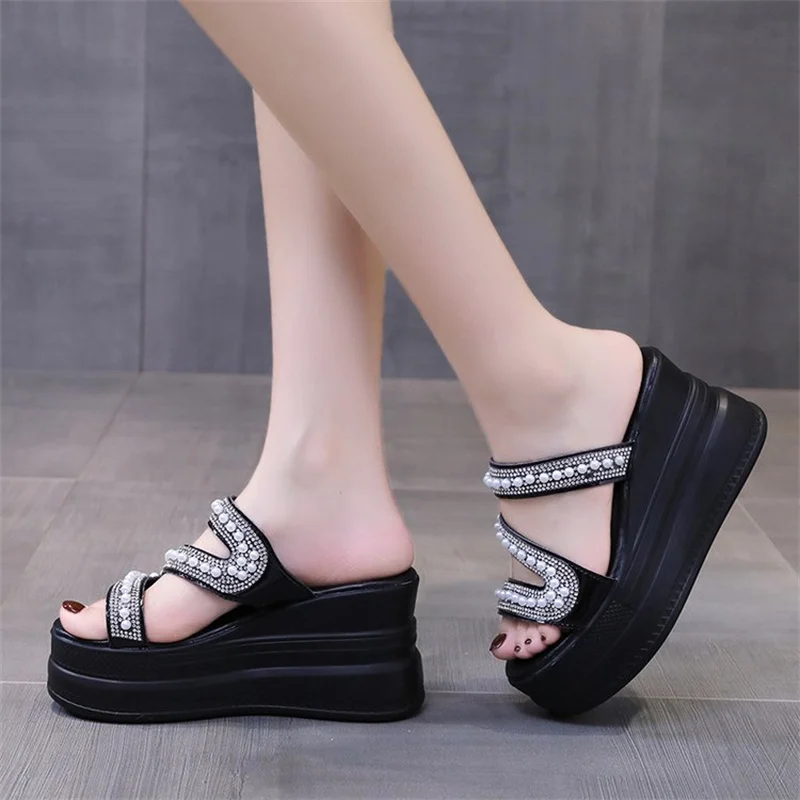 2024 New Summer Style Fashionable, Comfortable and Versatile Casual Sandals, Increased Wear-resistant Thick-soled Slippers