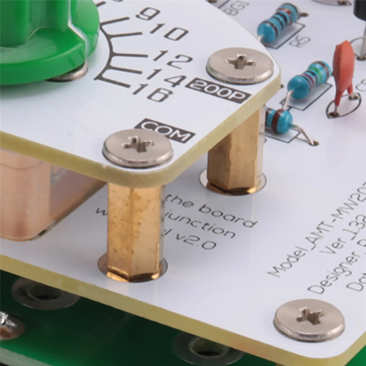 

Popular AMT-MW207 525-1605KHz MW Medium Wave Transmitter AM Radio Transmitter DIY Circuit Board 6V