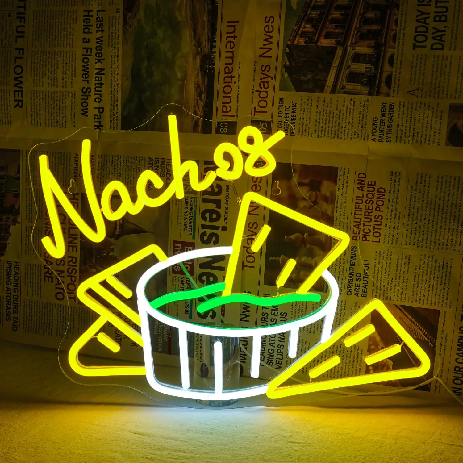 

Neon Nachos Sign - LED Wall Decor, Food Truck, Restaurant, Bar - USB Powered, Light Up Sign