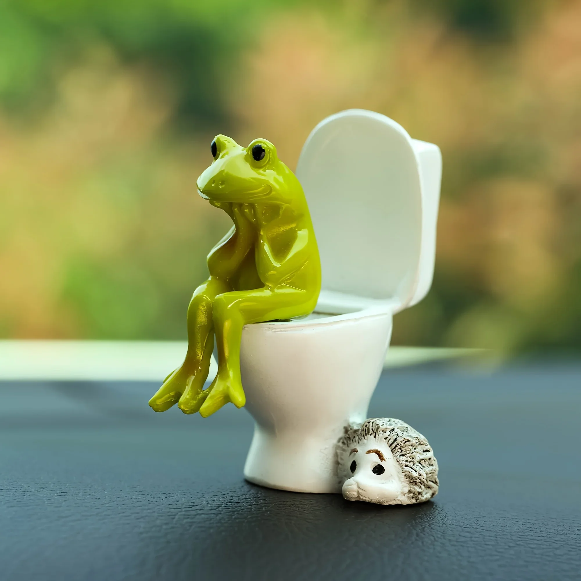 Funny Frog on Toilet Car Dashboard Ornament - Resin, Perfect for Vehicle Interior & Office Desk Decor