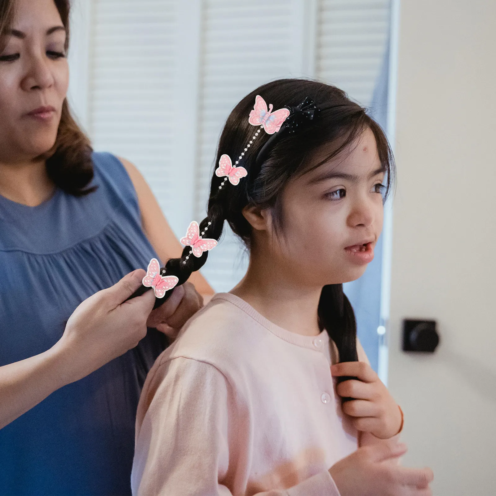 

2 шт. заколки для волос в форме бабочки с кисточками, элегантные заколки-клипсы для женщин и девочек, мягкие, надежно фиксирующие волосы, идеально подходят для выпускного вечера, дня рождения