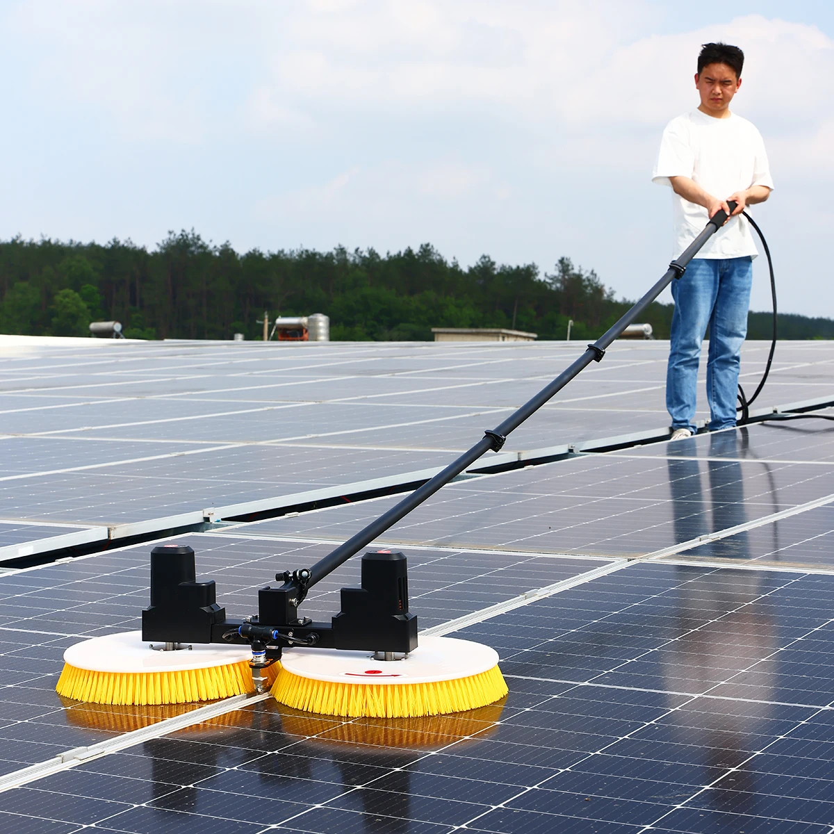 

Zhenda 2025 New Design 7.5M Max Length Electrical Solar Panel Rotating Brush Solar Cleaner Brush