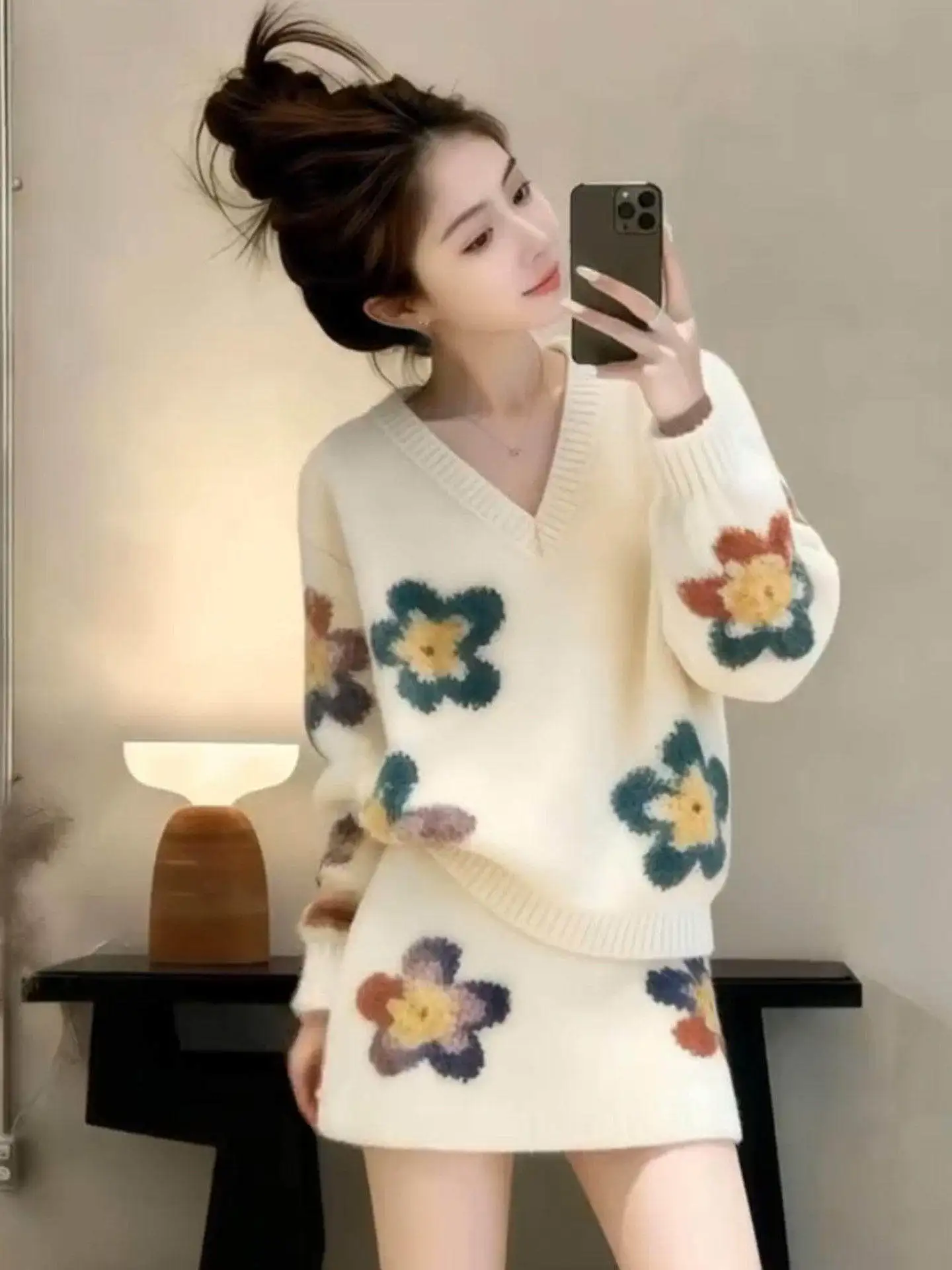 

Winter Outfit Soft Cozy Floral V-Neck Sweater Short Skirt Set Korean Style Commute Fashion Teenage Girls Warm Knitted Dress
