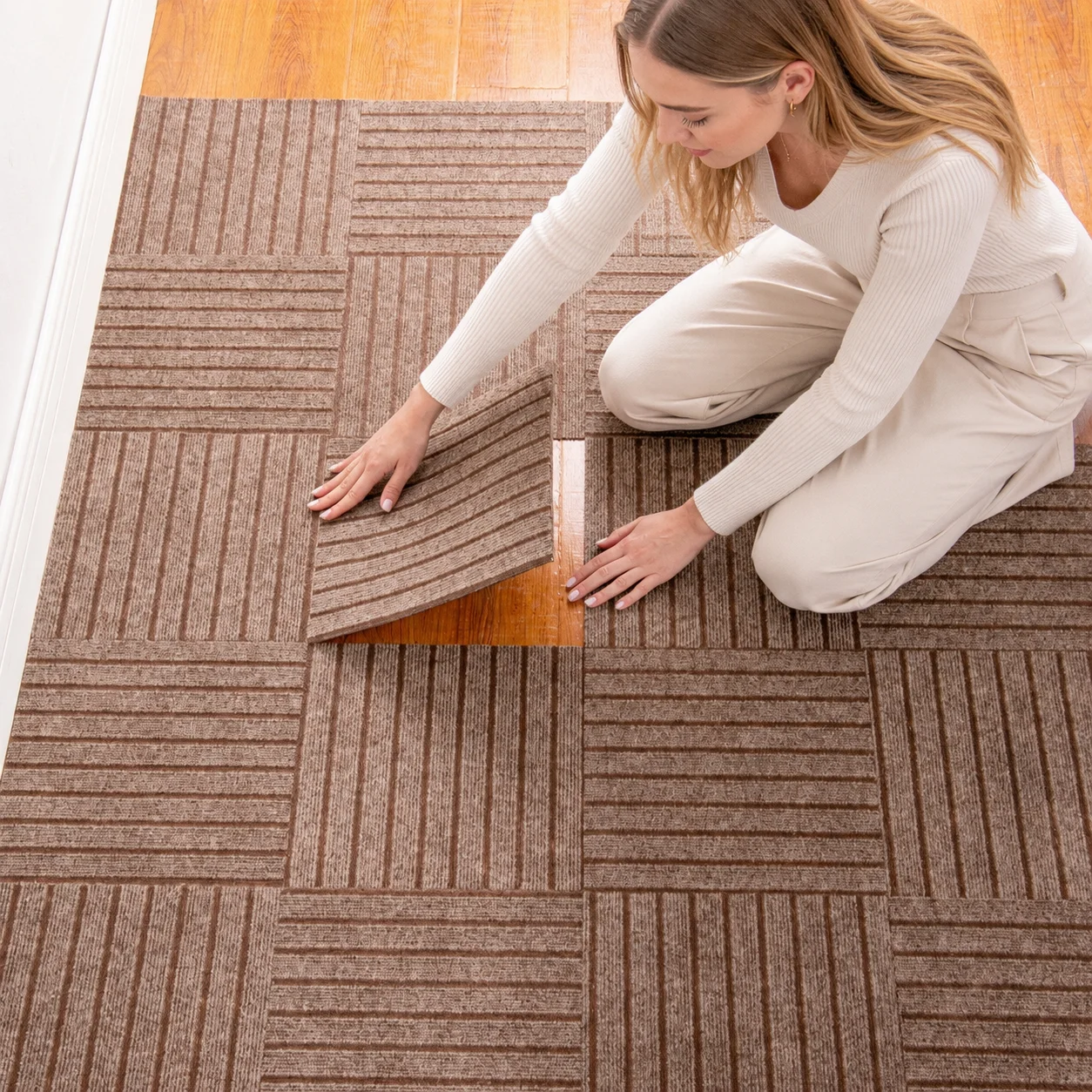 1/10/20 Stück selbstklebende Teppichfliesen, quadratische weiche Teppichbodenfliesen, 30,5 x 30,5 cm Teppich, einfache Installation, DIY-Bodenfliesen
